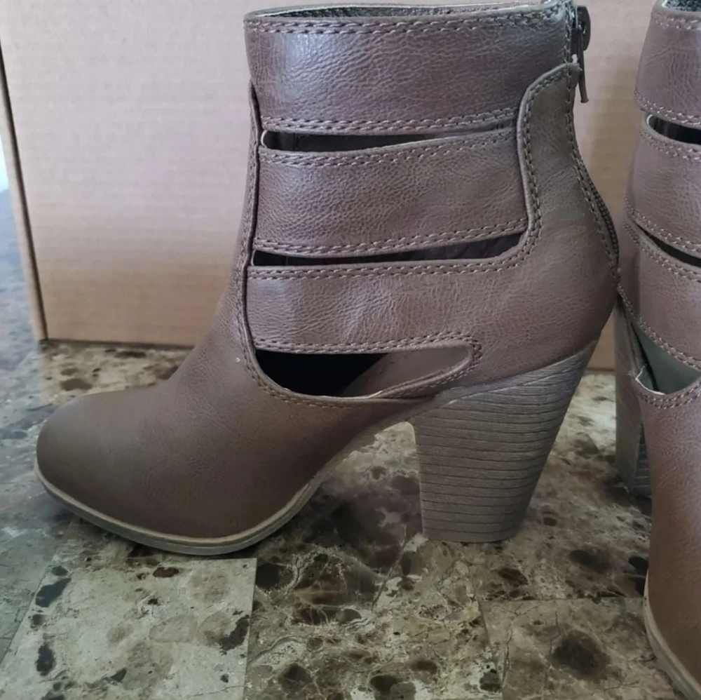 Rampage Size 6 M Ankle Boots